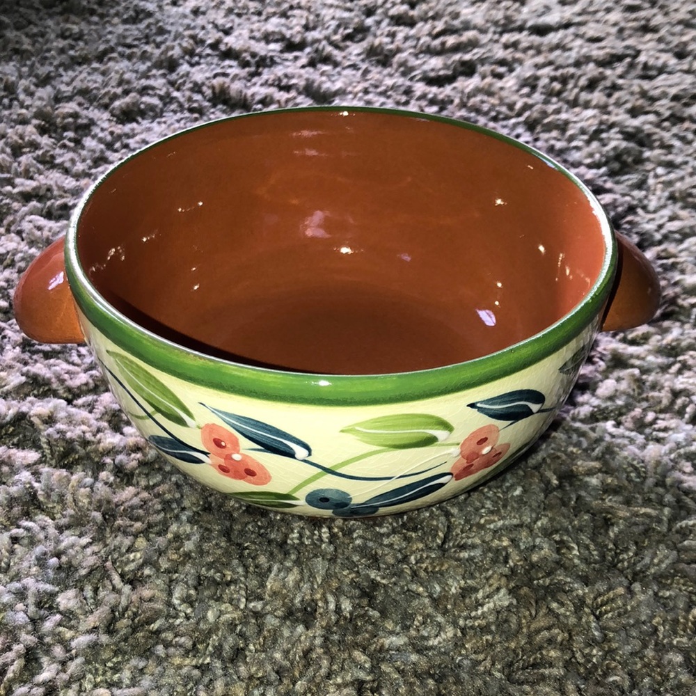 Giftco art pottery bowl with handles